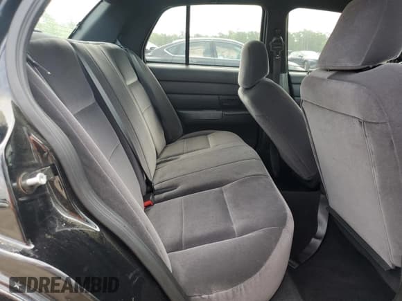 ✅ 2008 Ford Police Interceptor • VIN: 2FAHP71V58X165174 • Lot: 54139095. Wystawiony na Copart z przebiegiem 121 893 mil. Bezpłatny archiwum sprzedaży aukcyjnych z USA i szczegółowy raport historii pojazdu na DreamBid. Zdjęcie 10.