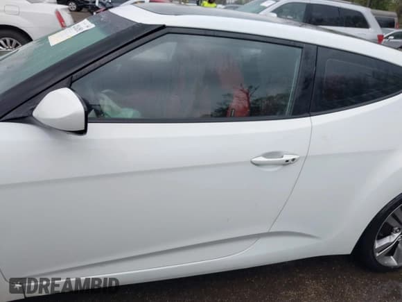 ✅ 2012 Hyundai Veloster w/Gray Int • VIN: KMHTC6AD3CU060811 • Lot: 42016391. Wystawiony na IAAI z przebiegiem 179 309 mil. Bezpłatny archiwum sprzedaży aukcyjnych z USA i szczegółowy raport historii pojazdu na DreamBid. Zdjęcie 15.