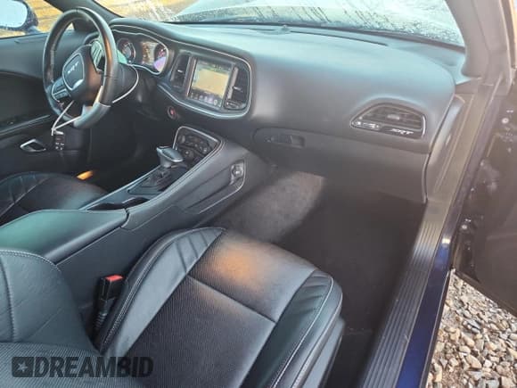 ✅ 2016 Dodge Challenger SRT 392 • VIN: 2C3CDZDJXGH152578 • Lot: 87305345. Wystawiony na Copart z przebiegiem 44 368 mil. Bezpłatny archiwum sprzedaży aukcyjnych z USA i szczegółowy raport historii pojazdu na DreamBid. Zdjęcie 8.