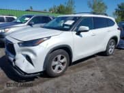 ✅ 2022 Toyota Highlander LE • VIN: 5TDBZRBH4NS215584 • Лот: 43204692. Опубликован ранее на IAAI с пробегом 44 048 миль. Бесплатный доступ к архиву аукционных продаж из США и подробный отчёт об истории автомобиля на DreamBid. Изображение 2.