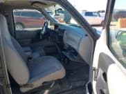 ✅ 1999 Ford Ranger XL • VIN: 1FTYR14C5XPA34391 • Lot: 43917196. Wystawiony na IAAI z przebiegiem 132 002 mil. Bezpłatny archiwum sprzedaży aukcyjnych z USA i szczegółowy raport historii pojazdu na DreamBid. Zdjęcie 5.