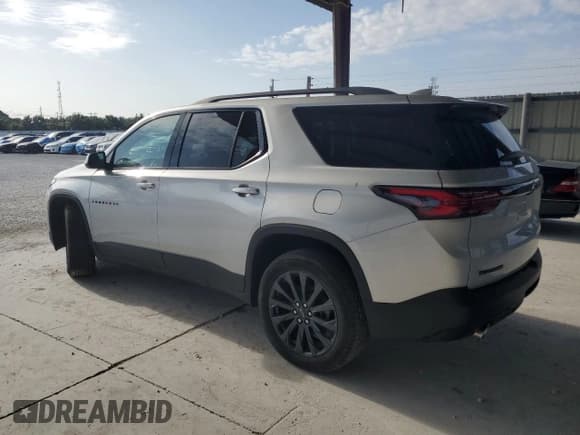 ✅ 2022 Chevrolet Traverse RS • VIN: 1GNERJKW0NJ101955 • Lot: 52910195. Wystawiony na Copart z przebiegiem 18 522 mil. Bezpłatny archiwum sprzedaży aukcyjnych z USA i szczegółowy raport historii pojazdu na DreamBid. Zdjęcie 2.