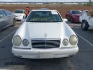 ✅ 1997 Mercedes-Benz E 320 • VIN: WDBJF55F8VJ031834 • Лот: 41901306. Опубликован ранее на IAAI с пробегом Не указан. Бесплатный доступ к архиву аукционных продаж из США и подробный отчёт об истории автомобиля на DreamBid. Изображение 12.