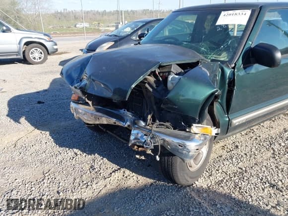 ✅ 2003 Chevrolet S-10 • VIN: 1GCCS19H038283804 • Лот: 42018334. Опубликован ранее на IAAI с пробегом 171 940 миль. Бесплатный доступ к архиву аукционных продаж из США и подробный отчёт об истории автомобиля на DreamBid. Изображение 6.