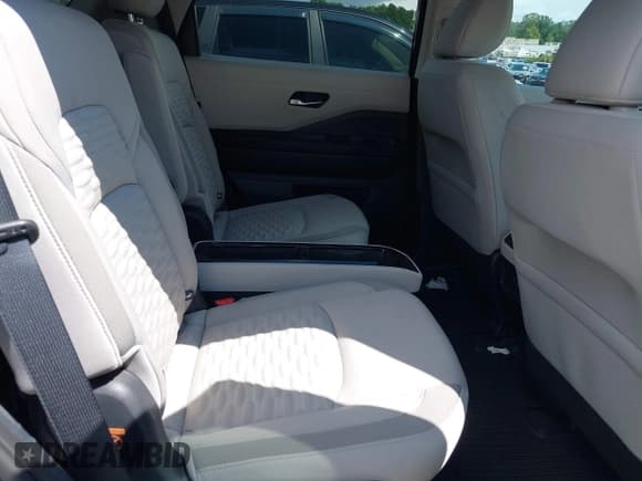 ✅ 2022 Nissan Pathfinder SV • VIN: 5N1DR3BB1NC239632 • Lot: 43030308. Listed on IAAI with 21,638 mi. Free auction sales archive from the USA and detailed vehicle history report at DreamBid. Image 8.