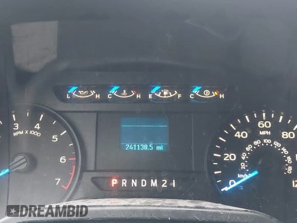 ✅ 2015 Ford F-150 XL • VIN: 1FTMF1CP1FKD00299 • Lot: 43287844. Wystawiony na IAAI z przebiegiem 241 138 mil. Bezpłatny archiwum sprzedaży aukcyjnych z USA i szczegółowy raport historii pojazdu na DreamBid. Zdjęcie 7.