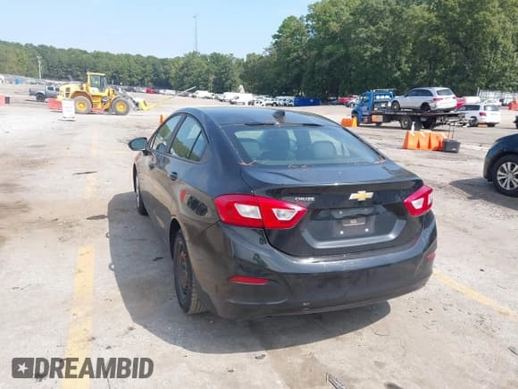 ✅ 2017 Chevrolet Cruze LS • VIN: 1G1BC5SMXH7252346 • Lot: 43218486. Listed on IAAI with 99,134 mi. Free auction sales archive from the USA and detailed vehicle history report at DreamBid. Image 3.