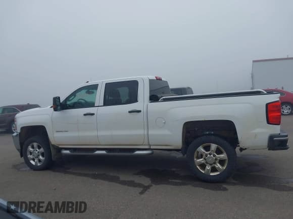 ✅ 2015 Chevrolet Silverado 2500HD LT • VIN: 1GC1KVE84FF170975 • Lot: 43166213. Listed on IAAI with 197,747 mi. Free auction sales archive from the USA and detailed vehicle history report at DreamBid. Image 14.