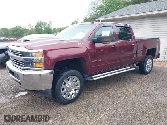 ✅ 2017 Chevrolet Silverado 2500HD LT • VIN: 1GC1KVEY7HF112894 • Lot: 42314299. Wystawiony na IAAI z przebiegiem 106 962 mil. Bezpłatny archiwum sprzedaży aukcyjnych z USA i szczegółowy raport historii pojazdu na DreamBid. Zdjęcie 2.