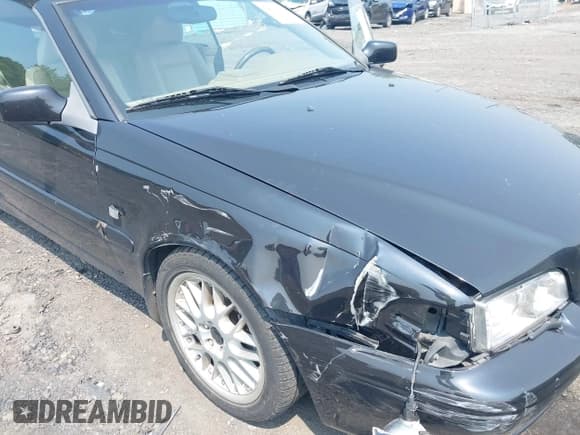 ✅ 2004 Volvo C70 • VIN: YV1NC62D54J047762 • Лот: 42890196. Опубликован ранее на IAAI с пробегом 101 654 миль. Бесплатный доступ к архиву аукционных продаж из США и подробный отчёт об истории автомобиля на DreamBid. Изображение 6.