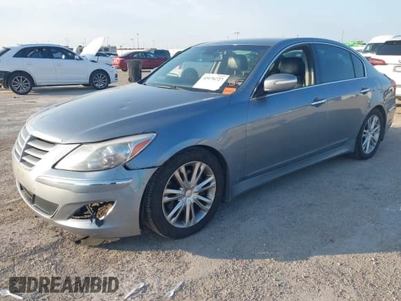 ✅ 2013 Hyundai Genesis 3.8L • VIN: KMHGC4DD9DU256044 • Lot: 43176727. Listed on IAAI with 203,768 mi. Free auction sales archive from the USA and detailed vehicle history report at DreamBid. Image 17.