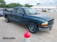 ✅ 1998 Dodge Dakota • VIN: 1B7FL22P7WS615181 • Lot: 42900447. Wystawiony na IAAI z przebiegiem 120 670 mil. Bezpłatny archiwum sprzedaży aukcyjnych z USA i szczegółowy raport historii pojazdu na DreamBid. Zdjęcie 1.