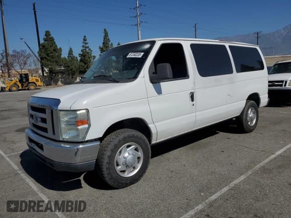 ✅ 2008 Ford Econoline Passenger XL • VIN: 1FBNE31L58DB37865 • Lot: 61240235. Wystawiony na Copart z przebiegiem 136 743 mil. Bezpłatny archiwum sprzedaży aukcyjnych z USA i szczegółowy raport historii pojazdu na DreamBid. Zdjęcie 1.