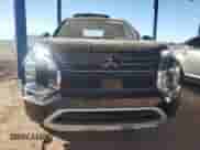 2024 Mitsubishi Outlander SE z VIN JA4J3VA86RZ032807, wystawiony jako Copart lot #85314055 z przebiegiem 32 122 mil mil oraz Szkoda całkowita • Salvage title. Historia ofert i sprzedaży dostępna na DreamBid. Obrazek 5.