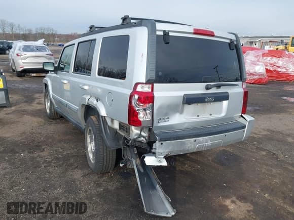 ✅ 2009 Jeep Commander Sport • VIN: 1J8HG48K39C553953 • Lot: 41863115. Listed on IAAI with 175,461 mi. Free auction sales archive from the USA and detailed vehicle history report at DreamBid. Image 17.