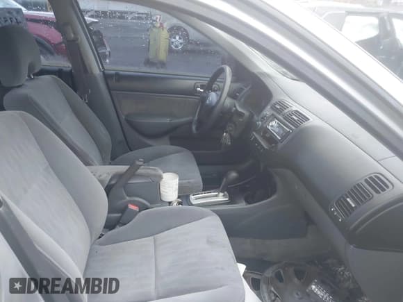 ✅ 2003 Honda Civic LX • VIN: 2HGES16593H513046 • Lot: 43577318. Wystawiony na IAAI z przebiegiem 161 862 mil. Bezpłatny archiwum sprzedaży aukcyjnych z USA i szczegółowy raport historii pojazdu na DreamBid. Zdjęcie 5.