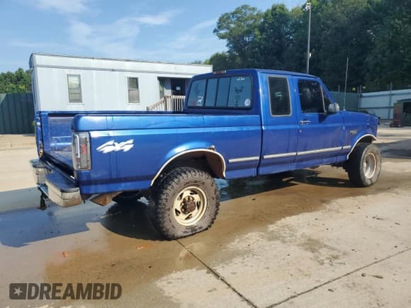 ✅ 1997 Ford F-250 • VIN: 1FTHX26G3VEC90100 • Lot: 67113245. Listed on Copart with 143,370 mi. Free auction sales archive from the USA and detailed vehicle history report at DreamBid. Image 3.