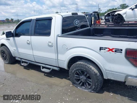 ✅ 2011 Ford F-150 XLT • VIN: 1FTFW1CT2BKD81054 • Lot: 42456169. Wystawiony na IAAI z przebiegiem 187 613 mil. Bezpłatny archiwum sprzedaży aukcyjnych z USA i szczegółowy raport historii pojazdu na DreamBid. Zdjęcie 14.