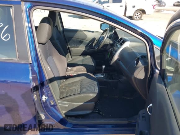 ✅ 2018 Nissan Note SV • VIN: 3N1CE2CPXJL354053 • Lot: 43216936. Listed on IAAI with 103,250 mi. Free auction sales archive from the USA and detailed vehicle history report at DreamBid. Image 5.