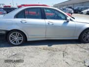 ✅ 2014 Mercedes-Benz C 250 Sport • VIN: WDDGF4HB4ER305973 • Lot: 41781503. Wystawiony na IAAI z przebiegiem 98 542 mil. Bezpłatny archiwum sprzedaży aukcyjnych z USA i szczegółowy raport historii pojazdu na DreamBid. Zdjęcie 14.