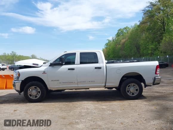✅ 2021 Ram 2500 Tradesman • VIN: 3C6UR5CLXMG511265 • Lot: 42090555. Listed on IAAI with 174,841 mi. Free auction sales archive from the USA and detailed vehicle history report at DreamBid. Image 14.