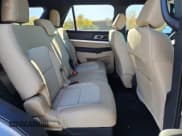 ✅ 2017 Ford Explorer XLT • VIN: 1FM5K8D81HGD08064 • Lot: 87408175. Wystawiony na Copart z przebiegiem 91 076 mil. Bezpłatny archiwum sprzedaży aukcyjnych z USA i szczegółowy raport historii pojazdu na DreamBid. Zdjęcie 11.