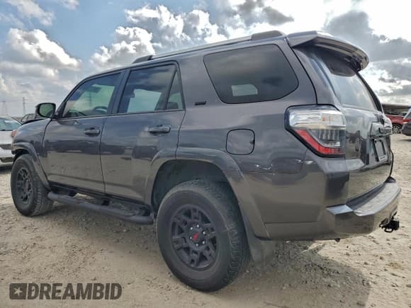 ✅ 2023 Toyota 4Runner SR5 • VIN: JTEEU5JR0P5302904 • Лот: 94127975. Опубликован ранее на Copart с пробегом 39 102 миль. Бесплатный доступ к архиву аукционных продаж из США и подробный отчёт об истории автомобиля на DreamBid. Изображение 2.