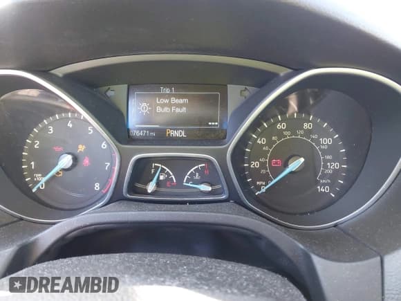 ✅ 2016 Ford Focus S • VIN: 1FADP3E29GL389986 • Lot: 43748330. Wystawiony na IAAI z przebiegiem 76 471 mil. Bezpłatny archiwum sprzedaży aukcyjnych z USA i szczegółowy raport historii pojazdu na DreamBid. Zdjęcie 7.