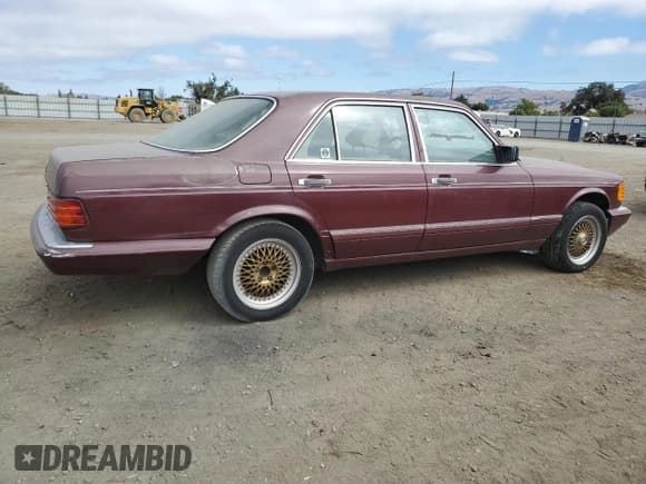 ✅ 1991 Mercedes-Benz 300 SE • VIN: WDBCA24D6MA588990 • Лот: 68976685. Опубликован ранее на Copart с пробегом 163 383 миль. Бесплатный доступ к архиву аукционных продаж из США и подробный отчёт об истории автомобиля на DreamBid. Изображение 3.