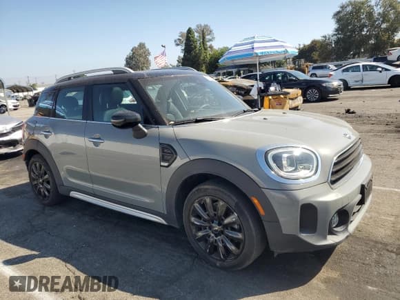 ✅ 2021 MINI Countryman Oxford Edition • VIN: WMZ23BR07M3M79228 • Lot: 72582534. Listed on Copart with 38,678 mi. Free auction sales archive from the USA and detailed vehicle history report at DreamBid. Image 4.