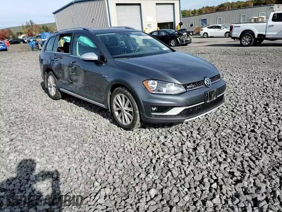 ✅ 2017 Volkswagen Golf S • VIN: 3VWH17AU5HM510697 • Lot: 86686995. Listed on Copart with 118,511 mi. Free auction sales archive from the USA and detailed vehicle history report at DreamBid. Image 14.