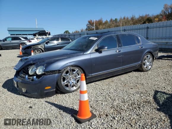 ✅ 2007 Bentley Flying Spur • VIN: SCBBR93W47C048390 • Лот: 92455955. Опубликован ранее на Copart с пробегом 37 027 миль. Бесплатный доступ к архиву аукционных продаж из США и подробный отчёт об истории автомобиля на DreamBid. Изображение 1.
