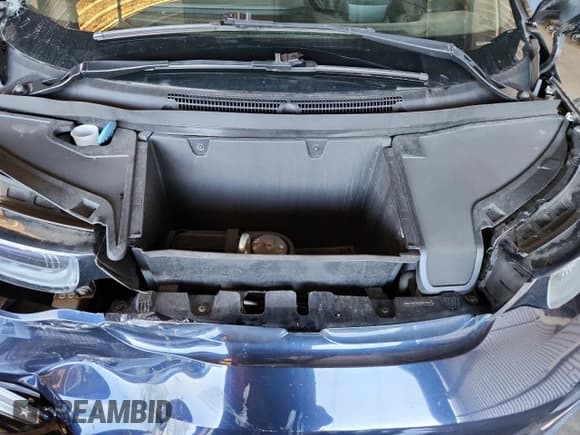 ✅ 2018 BMW i3 • VIN: WBY7Z2C58JVE61833 • Lot: 82645025. Listed on Copart with 87,598 mi. Free auction sales archive from the USA and detailed vehicle history report at DreamBid. Image 11.