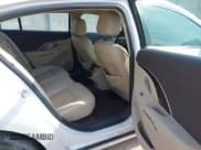 ✅ 2015 Buick LaCrosse Leather • VIN: 1G4GB5G35FF166165 • Lot: 42914744. Wystawiony na IAAI z przebiegiem 120 257 mil. Bezpłatny archiwum sprzedaży aukcyjnych z USA i szczegółowy raport historii pojazdu na DreamBid. Zdjęcie 8.