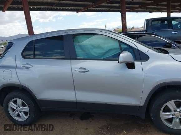 ✅ 2020 Chevrolet Trax LS • VIN: 3GNCJNSB3LL109850 • Lot: 42045580. Listed on IAAI with 46,890 mi. Free auction sales archive from the USA and detailed vehicle history report at DreamBid. Image 13.