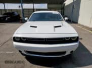 ✅ 2016 Dodge Challenger SXT • VIN: 2C3CDZAGXGH309180 • Lot: 82353315. Wystawiony na Copart z przebiegiem 82 594 mil. Bezpłatny archiwum sprzedaży aukcyjnych z USA i szczegółowy raport historii pojazdu na DreamBid. Zdjęcie 5.