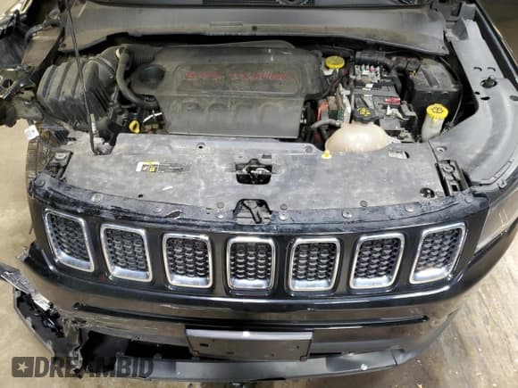 ✅ 2019 Jeep Compass Latitude • VIN: 3C4NJDBB6KT629924 • Lot: 52282615. Listed on Copart with 84,373 mi. Free auction sales archive from the USA and detailed vehicle history report at DreamBid. Image 13.