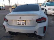 ✅ 2024 BMW M2 • VIN: 3MF13DM04R8E32281 • Lot: 41695046. Wystawiony na IAAI z przebiegiem 19 074 mil. Bezpłatny archiwum sprzedaży aukcyjnych z USA i szczegółowy raport historii pojazdu na DreamBid. Zdjęcie 17.