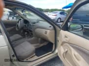 ✅ 2001 Nissan Sentra GXE • VIN: 3N1CB51D01L502195 • Lot: 42938093. Listed on IAAI with 154,092 mi. Free auction sales archive from the USA and detailed vehicle history report at DreamBid. Image 5.