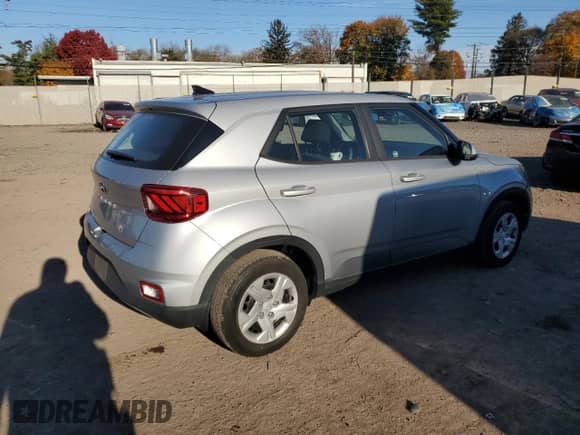 ✅ 2020 Hyundai Venue SE • VIN: KMHRB8A35LU044979 • Lot: 90446165. Listed on Copart with 14,381 mi miles. Access the free auction sales archive from the USA and view a detailed vehicle history report at DreamBid. Image 3.
