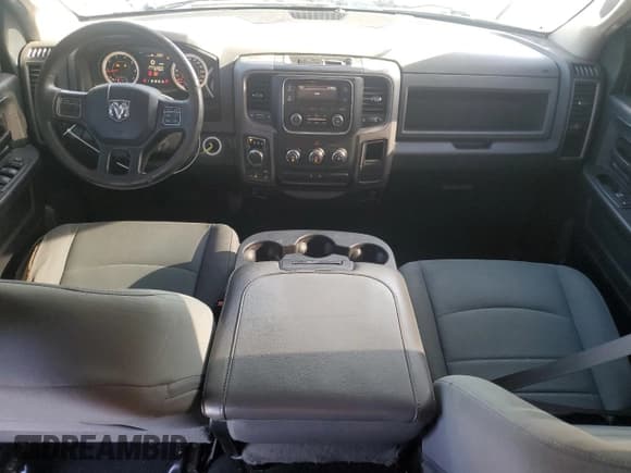 ✅ 2017 Ram 1500 Express • VIN: 1C6RR7FG8HS606308 • Lot: 92240555. Wystawiony na Copart z przebiegiem 187 789 mil. Bezpłatny archiwum sprzedaży aukcyjnych z USA i szczegółowy raport historii pojazdu na DreamBid. Zdjęcie 8.