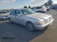 ✅ 1998 Mercedes-Benz E 320 • VIN: WDBJF65F0WA531347 • Lot: 94559435. Listed on Copart with 273,805 mi. Free auction sales archive from the USA and detailed vehicle history report at DreamBid. Image 4.