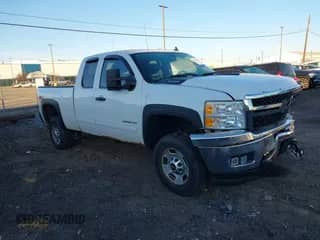 2012 Chevrolet Silverado 2500HD LT с VIN 1GC2KXCG7CZ320288, выставлен на аукционе IAAI как лот 43357148 с пробегом 196 448 миль миль и . История ставок и продаж доступна на DreamBid. Изображение 1.