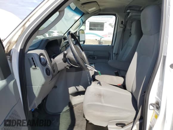 ✅ 2014 Ford Econoline Cargo Commercial • VIN: 1FTNE2EWXEDA36357 • Lot: 82403405. Listed on Copart with 242,626 mi. Free auction sales archive from the USA and detailed vehicle history report at DreamBid. Image 7.
