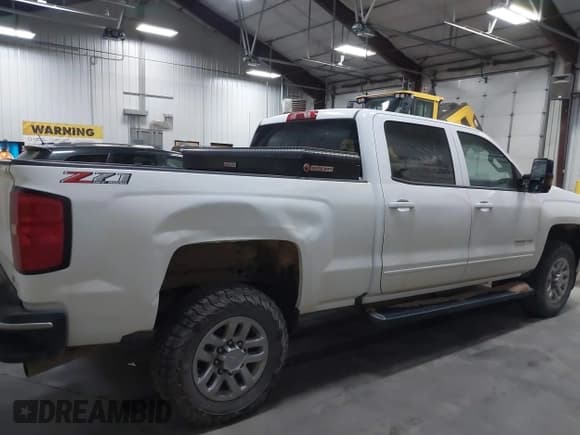 ✅ 2019 Chevrolet Silverado 2500HD LT • VIN: 1GC1KSEG9KF277777 • Лот: 40597481. Опубликован ранее на IAAI с пробегом 105 812 миль. Бесплатный доступ к архиву аукционных продаж из США и подробный отчёт об истории автомобиля на DreamBid. Изображение 13.