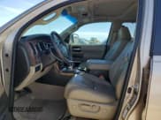 ✅ 2008 Toyota Sequoia Platinum • VIN: 5TDZY67A08S000932 • Lot: 47020145. Wystawiony na Copart z przebiegiem 156 816 mil. Bezpłatny archiwum sprzedaży aukcyjnych z USA i szczegółowy raport historii pojazdu na DreamBid. Zdjęcie 7.