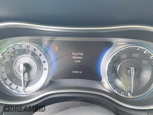 ✅ 2015 Chrysler 300 C • VIN: 2C3CCAEG2FH772766 • Lot: 43008049. Listed on IAAI with 127,261 mi. Free auction sales archive from the USA and detailed vehicle history report at DreamBid. Image 7.