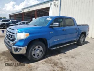 ✅ 2017 Toyota Tundra SR5 • VIN: 5TFEW5F14HX216955 • Lot: 64418105. Wystawiony na Copart z przebiegiem 149 951 mil. Bezpłatny archiwum sprzedaży aukcyjnych z USA i szczegółowy raport historii pojazdu na DreamBid. Zdjęcie 1.