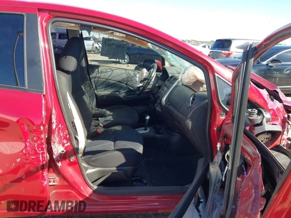 ✅ 2014 Nissan Note S • VIN: 3N1CE2CP5EL412334 • Lot: 43659903. Wystawiony na IAAI z przebiegiem 90 829 mil. Bezpłatny archiwum sprzedaży aukcyjnych z USA i szczegółowy raport historii pojazdu na DreamBid. Zdjęcie 5.