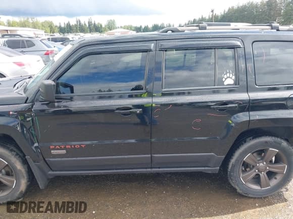 ✅ 2016 Jeep Patriot Sport • VIN: 1C4NJRBB5GD709029 • Lot: 42303032. Wystawiony na IAAI z przebiegiem 73 549 mil. Bezpłatny archiwum sprzedaży aukcyjnych z USA i szczegółowy raport historii pojazdu na DreamBid. Zdjęcie 14.